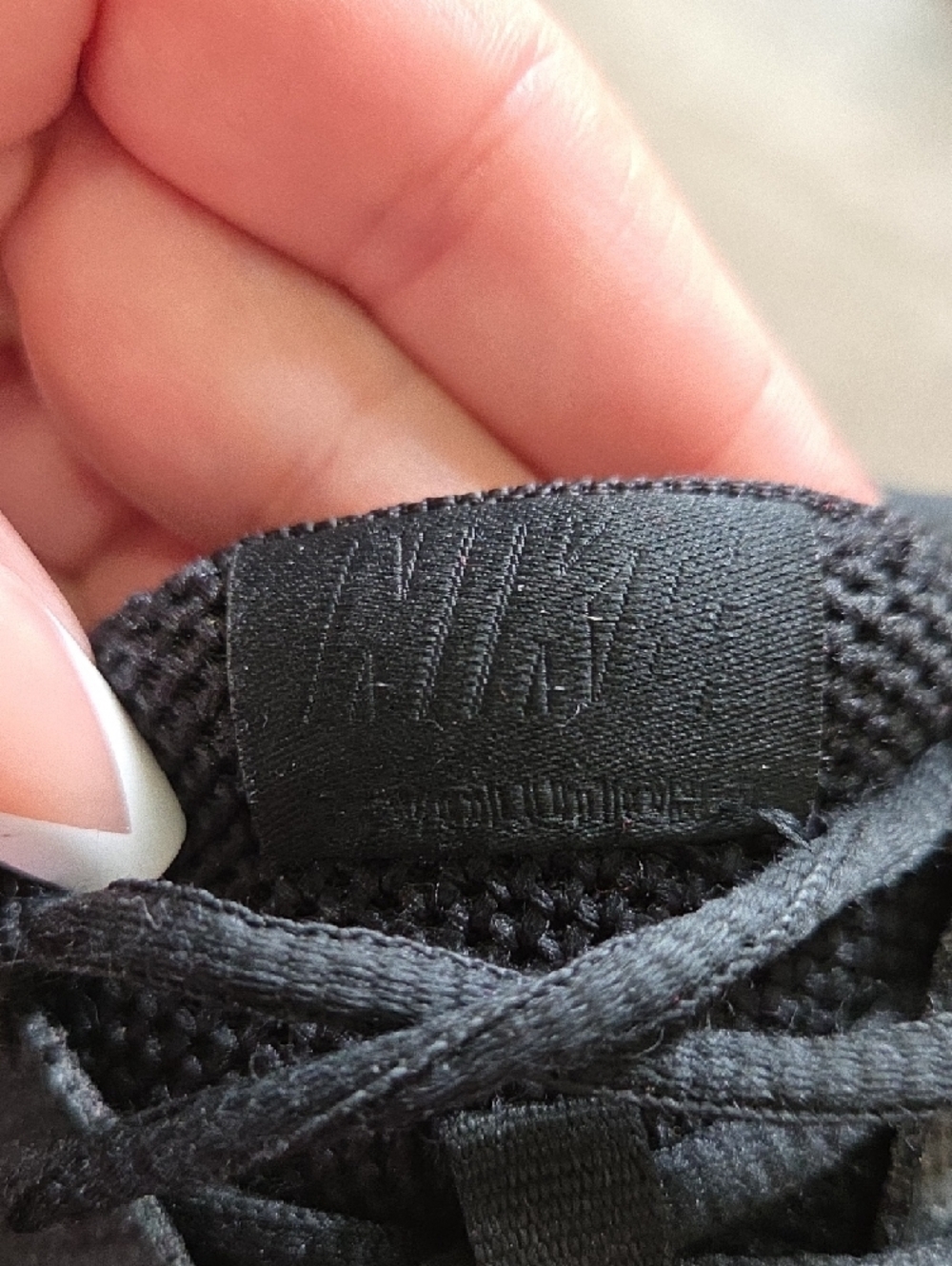 Nike Women's All-Black Lightweight Athletic Sneakers - Picture 5 of 7
